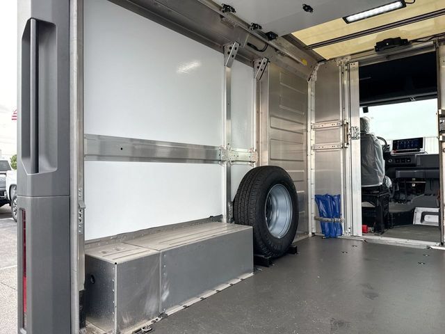 Used 2024 Chevrolet Brightdrop 400 w/ Commercial Equipment Package AWD/4WD image 16