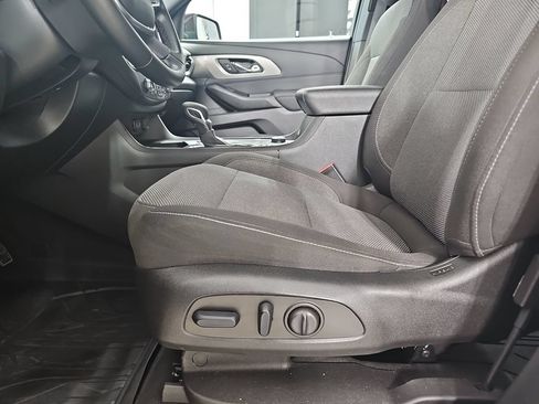 Used 2023 Chevrolet Traverse LT FWD image 35