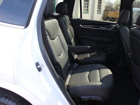 Used 2021 Cadillac XT6 Premium Luxury image 28