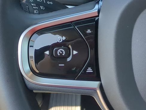 Certified 2024 Volvo XC60 B5 Plus w/ Climate Package AWD/4WD image 22
