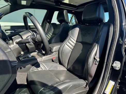 Used 2023 Chrysler 300 C RWD image 13