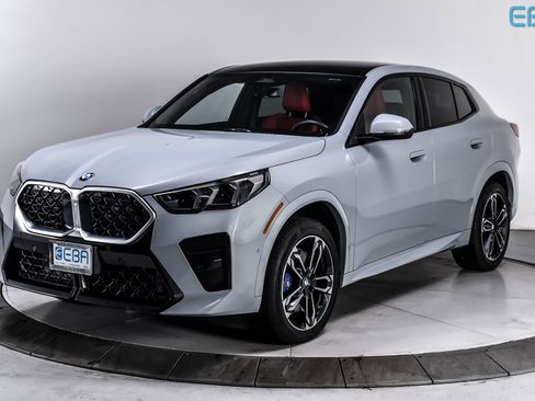 Used 2025 BMW X2 xDrive28i image 2