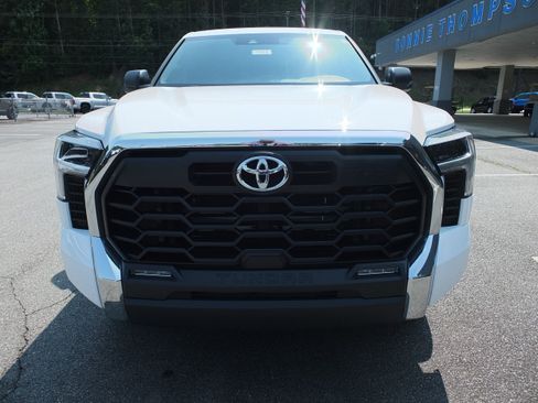 Used 2025 Toyota Tundra SR5 w/ TRD Off-Road Package AWD/4WD image 8