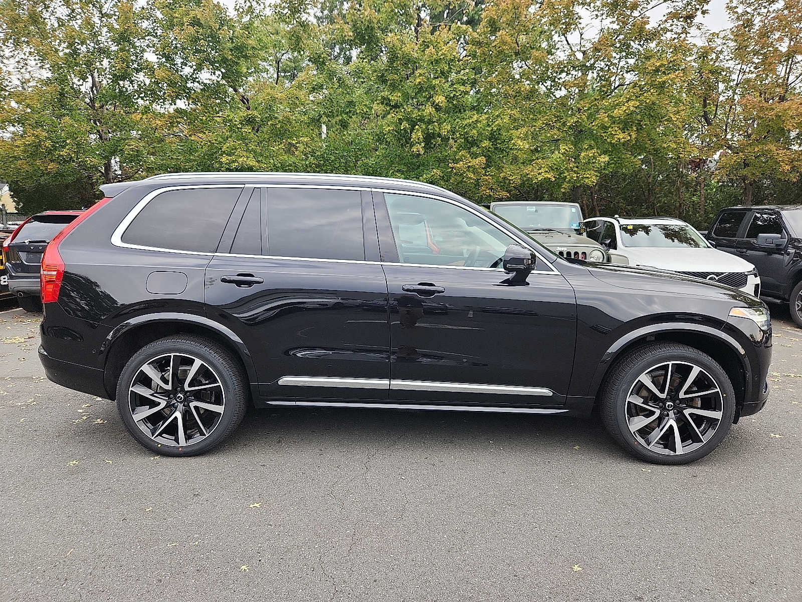 Used 2024 Volvo XC90 B6 Plus w/ Protection Package Premier AWD/4WD image 7