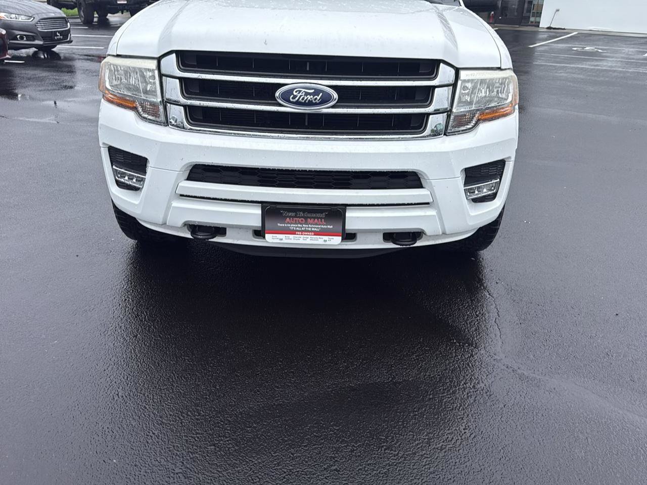 Used 2017 Ford Expedition EL XLT w/ Equipment Group 202A AWD/4WD image 8