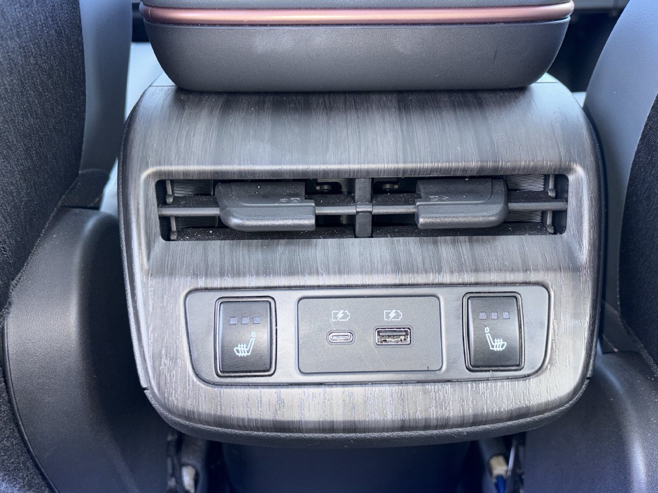 Certified 2024 Nissan Ariya AWD image 31