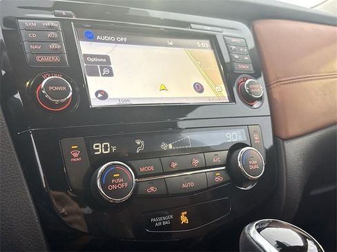 Used 2017 Nissan Rogue SL w/ SL Premium Package image 18