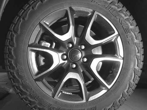 Used 2025 Jeep Compass Trailhawk image 11