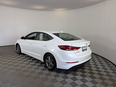 Used 2017 Hyundai Elantra SE w/ SE A/T Tech Package 03 FWD image 8