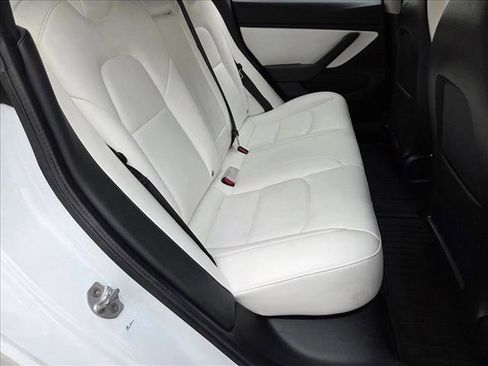 Used 2019 Tesla Model 3 Standard Range Plus image 19