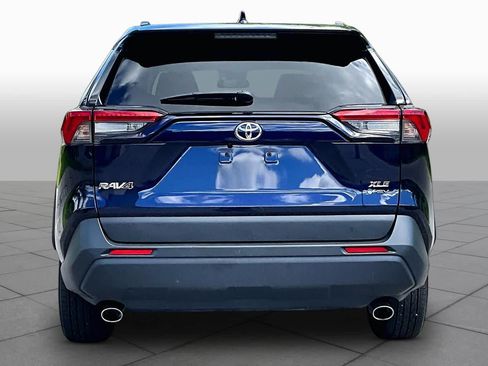 Used 2025 Toyota RAV4 XLE AWD/4WD image 5