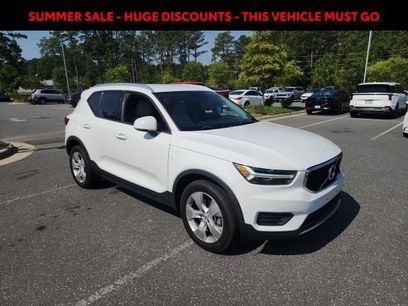 Used 2019 Volvo XC40 T5 Momentum