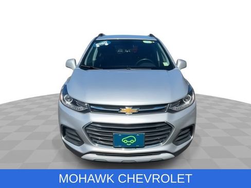 Certified 2020 Chevrolet Trax LT w/ LT Convenience Package AWD/4WD image 3