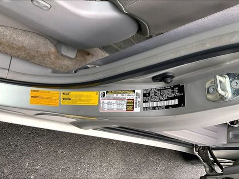 Used 2010 Toyota Sienna image 21