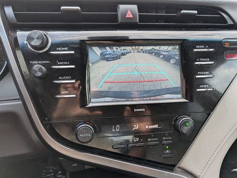 Used 2020 Toyota Camry SE FWD image 20