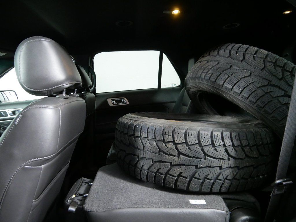 Used 2015 Ford Explorer XLT w/ Equipment Group 202B AWD/4WD image 16