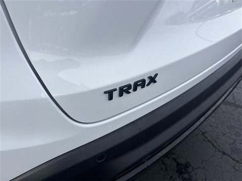 Used 2024 Chevrolet Trax RS w/ Driver Confidence Package image 29
