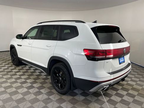 New 2026 Volkswagen Atlas Peak Edition image 5