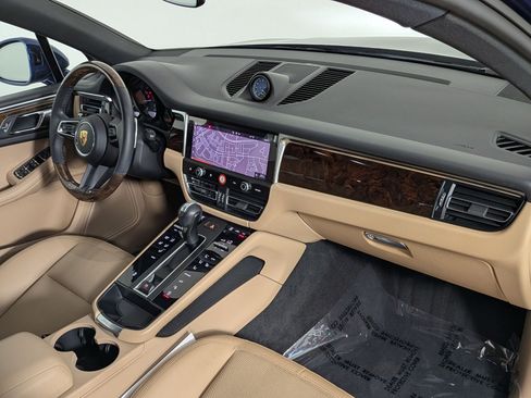 Certified 2023 Porsche Macan AWD/4WD image 25