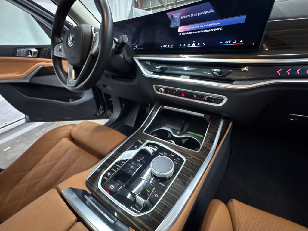 Used 2026 BMW X7 xDrive40i AWD/4WD image 15
