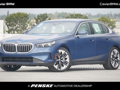 Used 2025 BMW 530i w/ Premium Package image 1