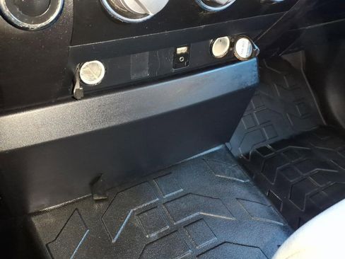 Used 2019 Toyota Tundra SR image 19