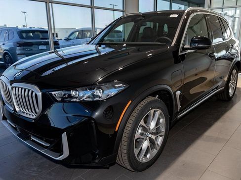 New 2026 BMW X5 xDrive50e AWD/4WD image 3