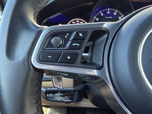 Certified 2019 Porsche Cayenne image 34