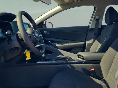 New 2026 Hyundai Elantra SE image 18