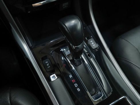 Used 2016 Honda Accord EX-L image 24