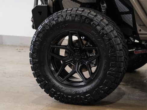 Used 2025 Jeep Gladiator Rubicon w/ Safety Group image 10