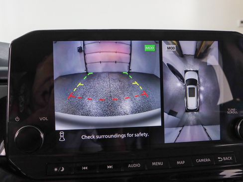 Used 2023 Nissan Pathfinder SL w/ Lighting Package (N92) image 19