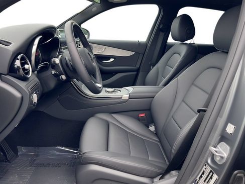 Used 2019 Mercedes-Benz GLC 300 4MATIC image 6