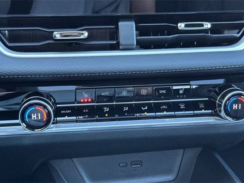 Used 2026 Chevrolet Equinox LT w/ Convenience Package II image 27