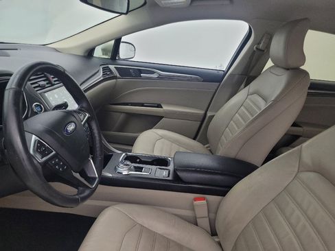 Used 2017 Ford Fusion SE w/ Fusion SE Technology Package image 17