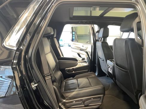 Used 2022 Chevrolet Tahoe LT w/ LT Signature Plus Package image 31