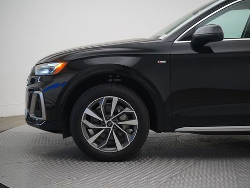 Used 2023 Audi Q5 2.0T Premium w/ Convenience Package AWD/4WD image 2