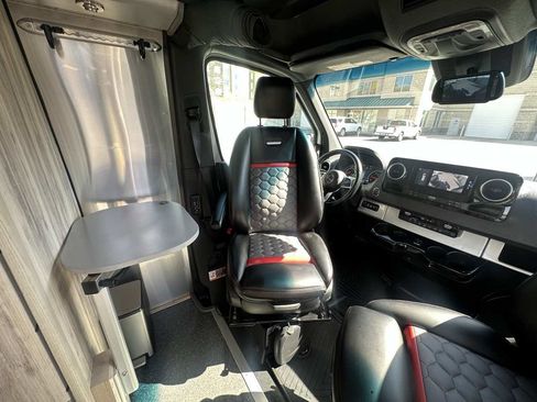 Used 2020 Mercedes-Benz Sprinter 3500 image 38