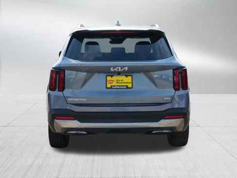 Certified 2025 Kia Sorento S w/ Panoramic Sunroof Package image 6