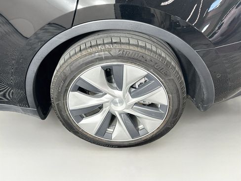 Used 2022 Tesla Model Y Long Range AWD/4WD image 11
