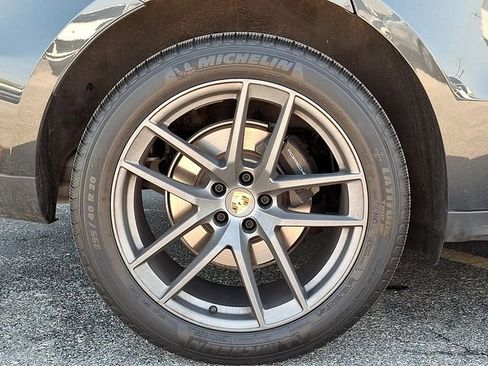 Used 2026 Porsche Macan AWD/4WD image 13