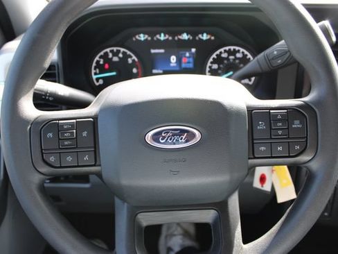 Used 2023 Ford F250 XL w/ STX Appearance Package AWD/4WD image 22