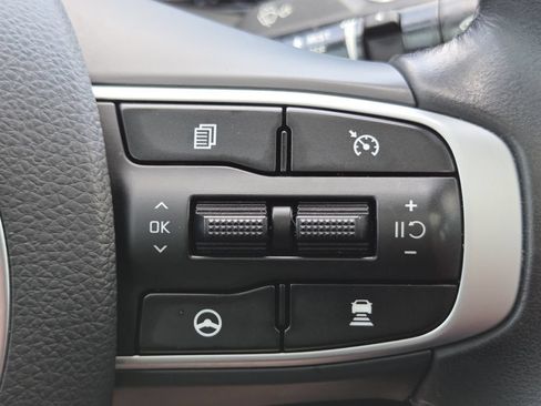Used 2023 Kia K5 GT-Line AWD/4WD image 11