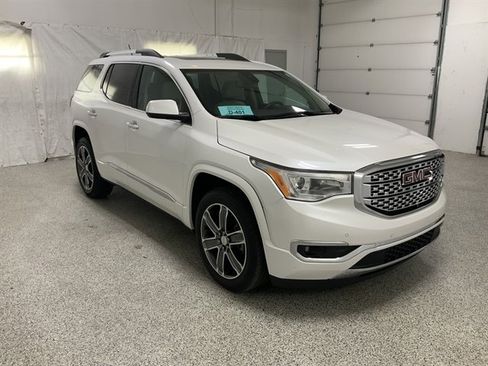 Used 2018 GMC Acadia Denali w/ Technology Package AWD/4WD image 4