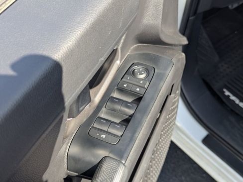 Used 2025 Toyota Tacoma TRD Sport AWD/4WD image 29
