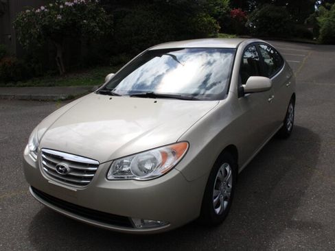 Used 2010 Hyundai Elantra GLS FWD image 1
