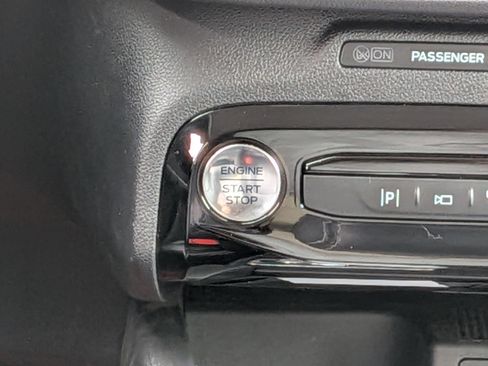 Used 2025 Ford Escape SE w/ PHEV Premium Package FWD image 28