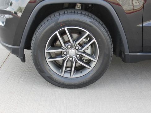 Used 2018 Jeep Grand Cherokee Limited image 39