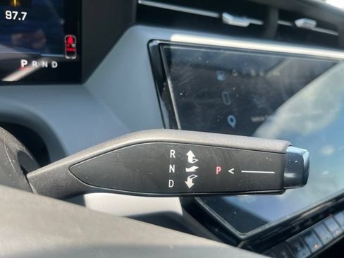 Used 2027 Chevrolet Bolt LT FWD image 31