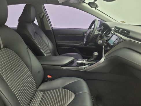 Used 2019 Toyota Camry SE FWD image 21